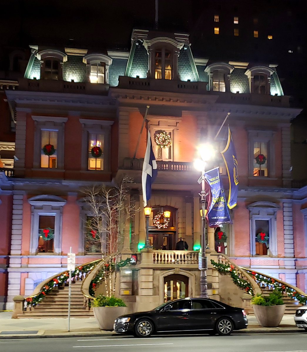 tomsmitley's tweet photo. The Union League of Philadelphia, decorated for the holidays https://t.co/GOWIAyePnj