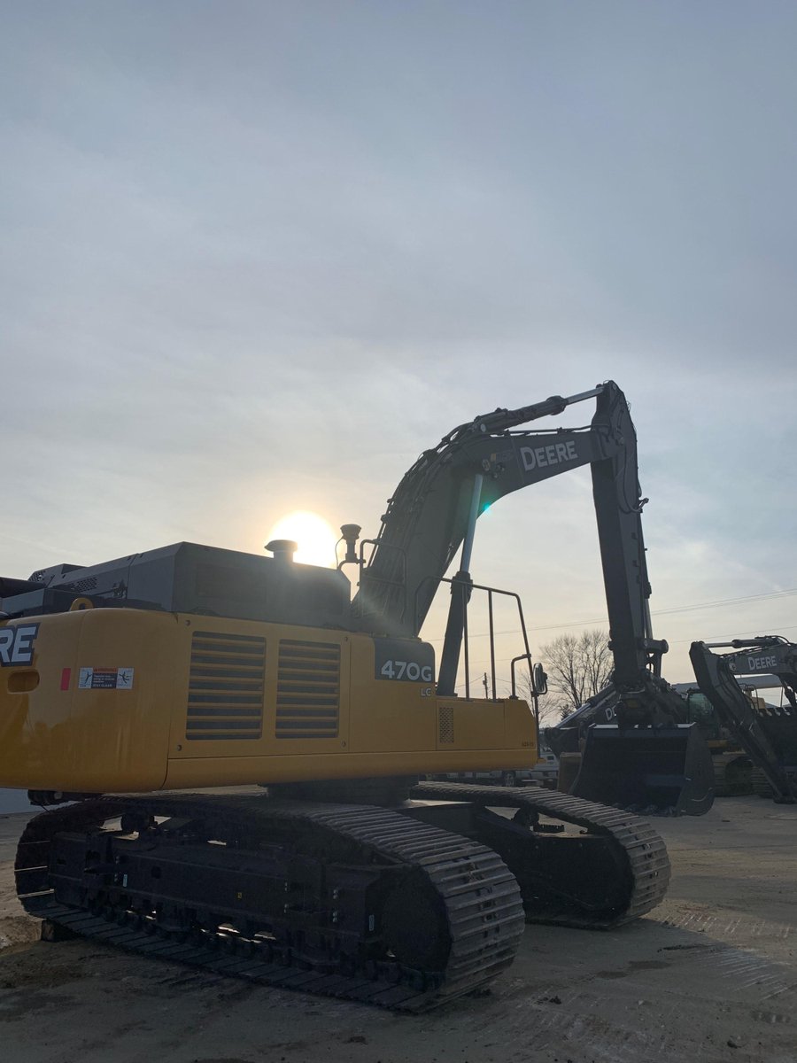TMConsultingInc's tweet photo. Trimble Earthworks on 470G.  Custom mast mounts. @TrimbleCEC  @JohnDeere https://t.co/Uk1Q7hjCxY