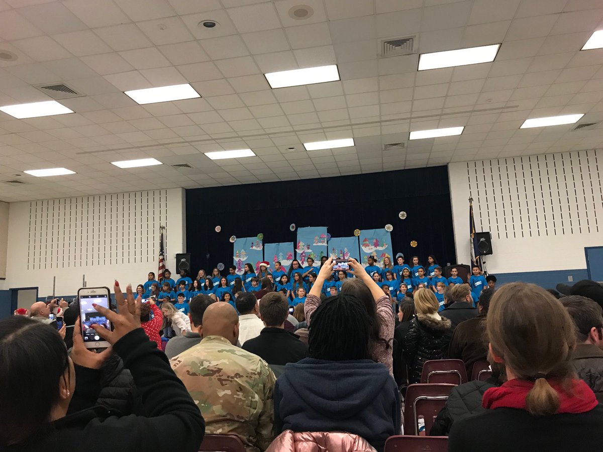 5thPres's tweet photo. Winter Chorus Concert!!! https://t.co/MMuoPdy4AB