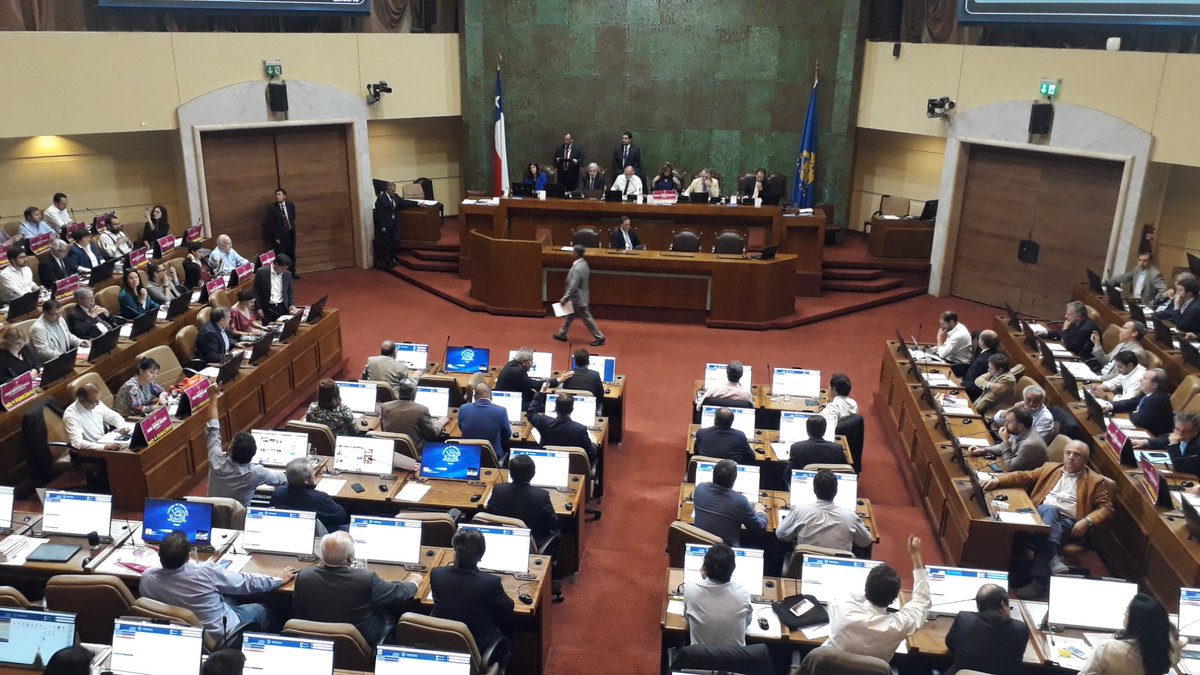 MillaburAdolfo's tweet photo. [AHORA] se reanuda la sesión en la sala de la Cámara, donde se votarán las mociones presentadas, en materia de Género e Independientes, a la espera de la minuta que busca incorporar a los PUEBLOS ORIGINARIOS, en la Constituyente. https://t.co/u8k76pOYWN