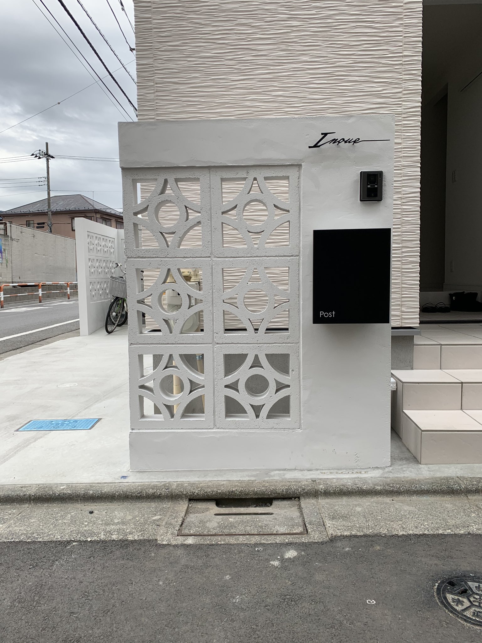 Rcクリエイト株式会社 Sur Twitter 花ブロックをポイントで使った外構工事です T Co 7orkpf9d7k Twitter