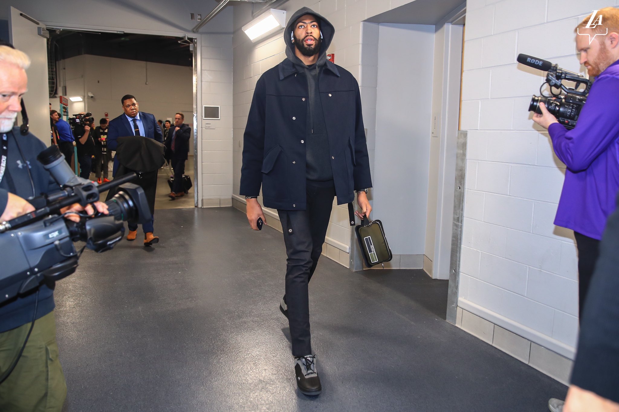 EML39efWwAAUXd7?format=jpg&name=4096x409