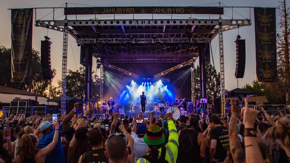 #ThrowbackThursday The vibes are always high are #DryDiggings! 🔥