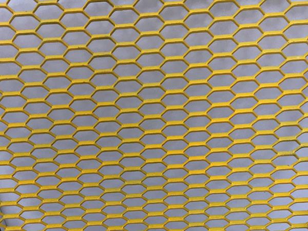 SourceWireMesh's tweet image. Hexagonal Aluminum Expanded Metal Mesh

Materials: stainless steel, aluminum, nickel, carbon steel, copper.
Surface treatment: galvanized, PVC coated, hot dip, powder coated, anodized.
Thickness: 0.5 mm – 8 mm.
Width: 600mm – 2400 mm.
width: 2.5 mm – 50 mm.
length: 4.5mm – 100 mm