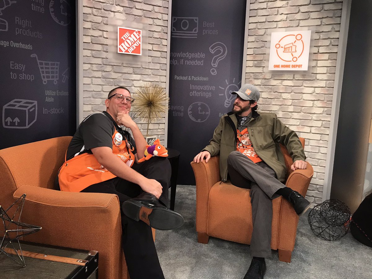 MichaelPipes18's tweet photo. HDTV - The @Valvarez6022 and Mike interview show, with guest photobomber Doug @JSharbonda @Julieannd6 @ChrisGHDMS @BaileyYonette https://t.co/xsvf4y51Y2