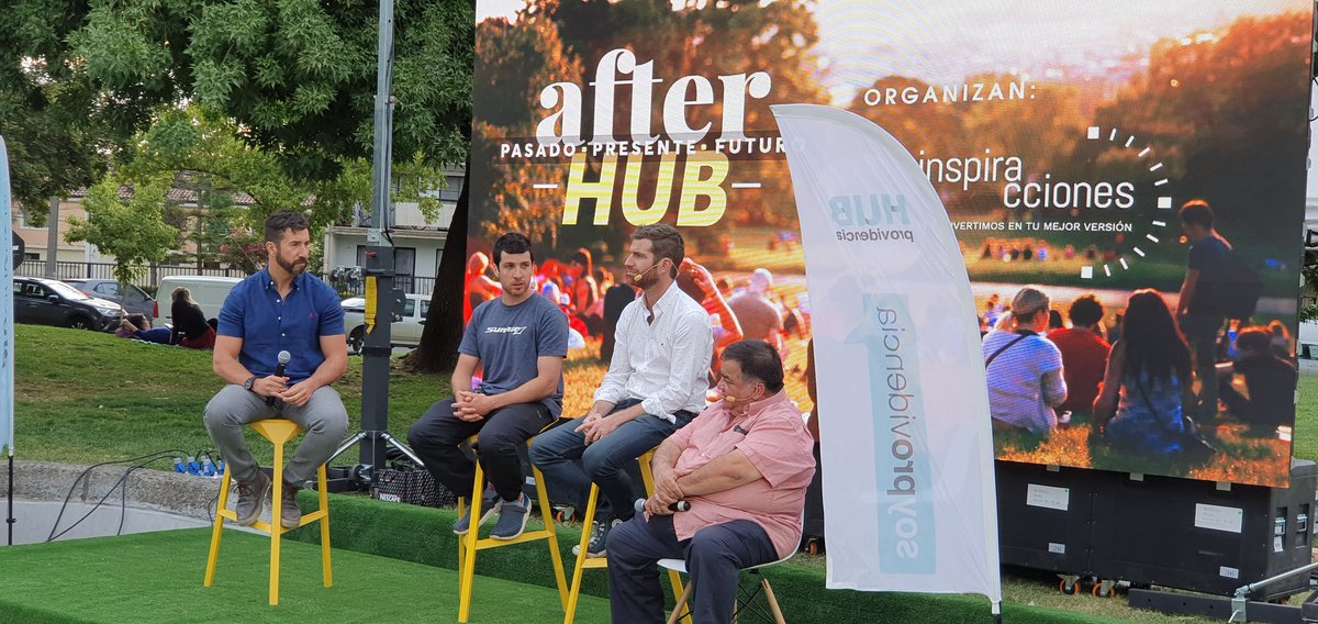 hubprovidencia's tweet photo. Gracias Tomás, Arturo y Andrés por inspirarnos y compartimos sus experiencias de vida y emprendimiento en este último #AfterHub de @Muni_provi. Gracias de verdad!! 👏👏👏 #Providencia https://t.co/aXMPrTv2fu
