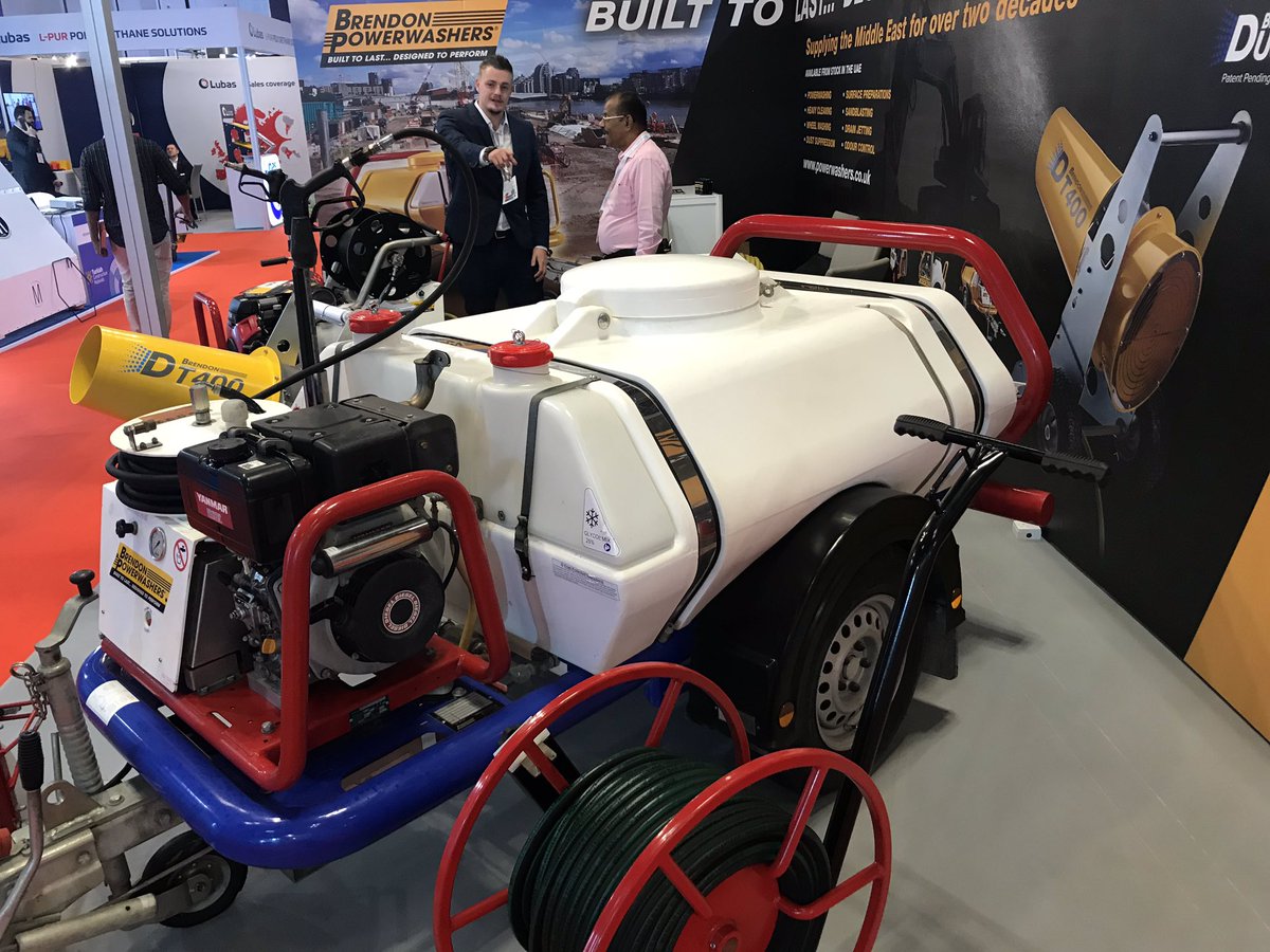 ConstrWorld's tweet image. شركة بريطانية اختصاصها فقط صنع عربات السحب عليها خزان و ماطور ضغط المياه ، ومكائن رش المياه ،، سعر العربه الخزان مع الماطور الموجود في الصورة تقريبا ٣٧٠٠ درهم اماراتي #thebig5 #thebig5show #thebig5Exhibition