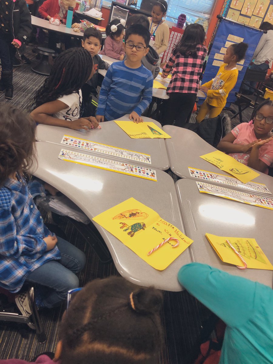 MrsBui3's tweet image. Our sweet friends made us cards! #matzkeproud #buddyclass