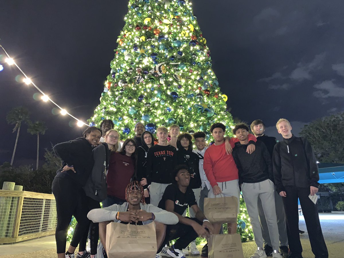 More pictures from sea world ! #OneRC