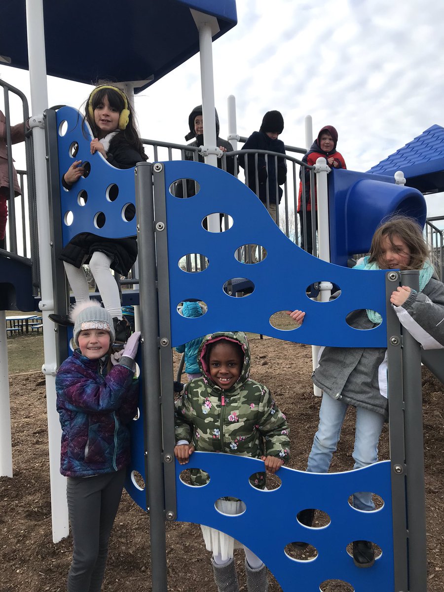 EbelingElem's tweet photo. Ms. Tyll’s class was one of the first who braved the cold this morning to play on our new play structure! They love it❤️ https://t.co/6XKgllmojQ