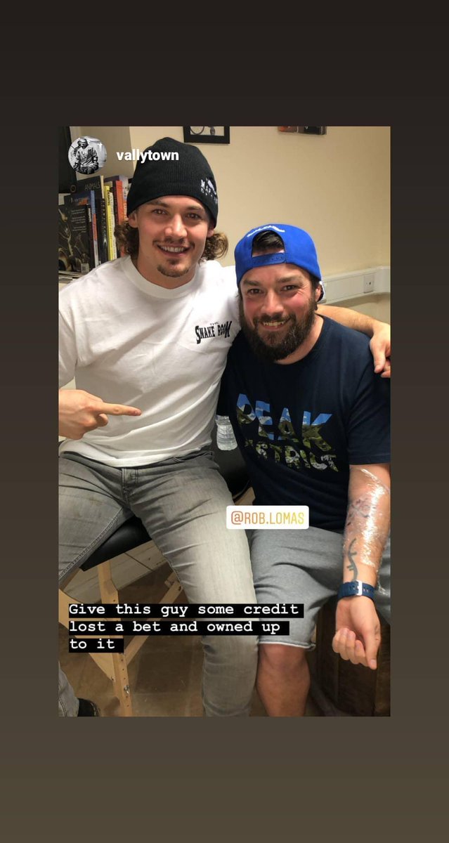Rlomas42's tweet photo. Today was finally the day I paid for having a big mouth! 
Never one to go back on a bet so this happened. 
It was for a good cause though after all almost £3k has been raised so far so shout out to @VallyTown15 for sorting it. 
@steelershockey @SheffChildrens https://t.co/r4kBClZuJB