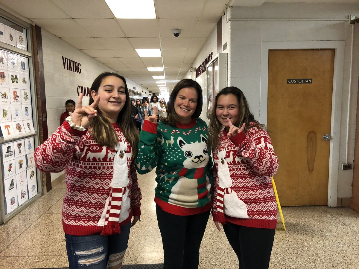 Flinttradesx_'s tweet photo. Lahmas Unite! 🦙When your students and yourself wear llamas and your last name is Lahm u obviously have to take a pic! #lahmas #lahmasignal #itsagreatdaytobealahma 😂🤷♀️#uglysweaterday https://t.co/vW9WwScHZA
