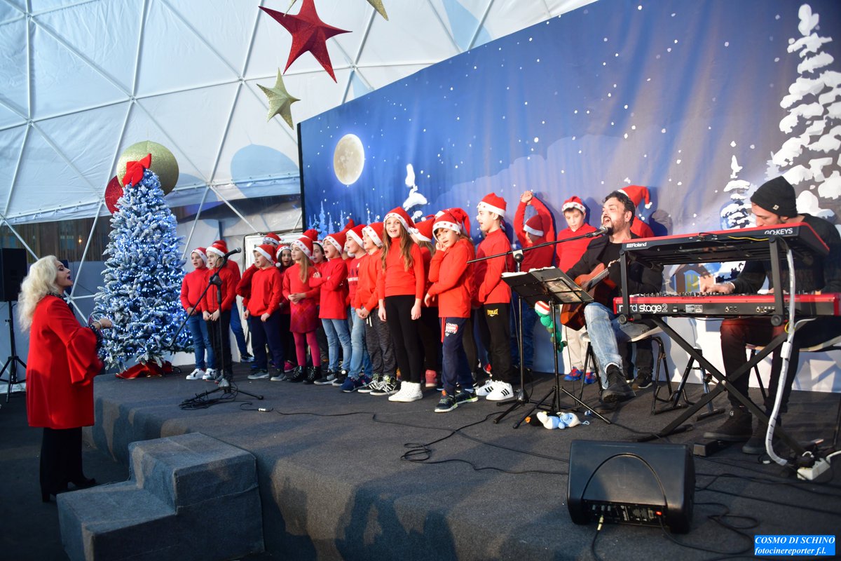 🎄🎧 CONCERTO DI NATALE 'INEDITO'

#GaetaNews24 #RadioSpazioBlu #DarioCalderone #IViaggidiKilroy #Gaeta #CosmoDiSchino 

🎼🎶🎵🌟🎅🏻🌲facebook.com/GaetaNews24/po…