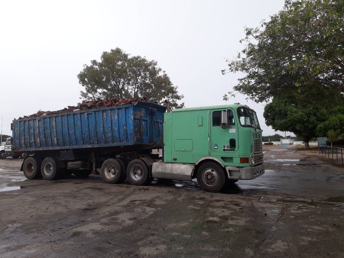 OrelvisOrtega's tweet photo. Bajo la lluvia se impone el cumplimiento del compromiso, chatarra por carretera en saludo al 61 Aniversario del triunfo de la Revolución en la ERMP vamos por más y cada día con mayor eficiencia https://t.co/QmhJX6XdgD