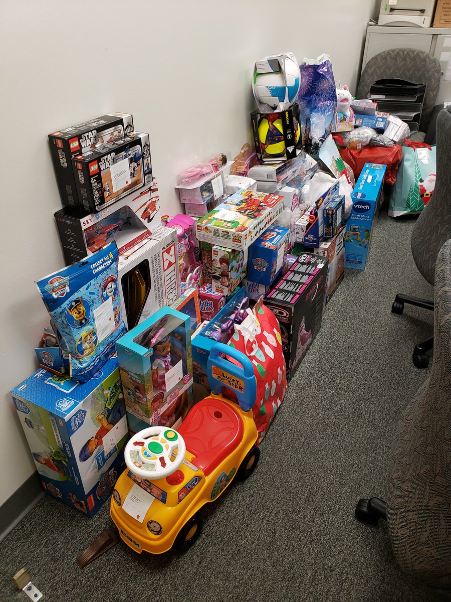 mdcssc's tweet photo. For over 15 years now, SSC has been involved with the Salvation Army Angel Tree Program.  This year, the Kendall SSC sponsored 100 Angels and collected 133 toys! https://t.co/bj2MQnJl5h
