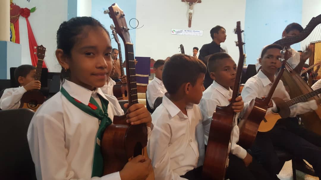 Nucleoosijaa's tweet photo. Programa Alma Llanera en el concierto de cierre de año 2019. @elsistema @SistemaGuarico @accguarico2011 @prensalasmerced https://t.co/TbG3gP2z9d