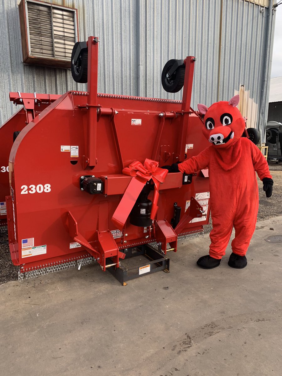 BushHogLLC's tweet image. On the ninth day of Christmas Bush Hog brought to us a 2308 Multi Spindle! Visit bushhog.com/catalog/multi-… to learn more! #BushHog #MultiSpindle #RotaryCutter #12DaysofBushHogChristmas