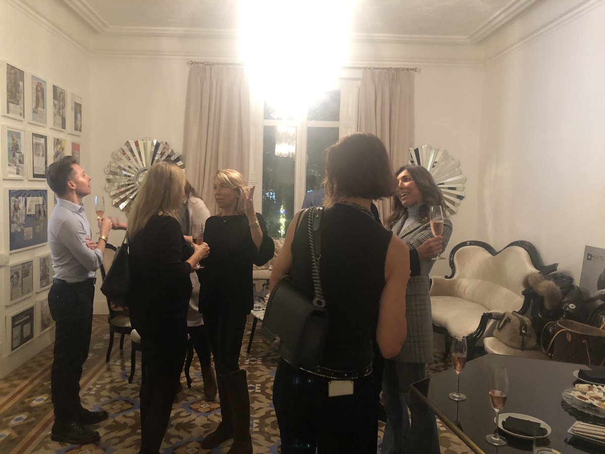 🌟⚪️Hoy cerramos el día en #AfterWork en <a href="/HauteCB/">Haute Custom Beauty</a> Casa Batlló #Barcelona Beauty Institute &amp; Spa una #marca de gran calidad para la #belleza en un emplazamiento inmejorable con un grupo de #mujeres directivas y empresarias