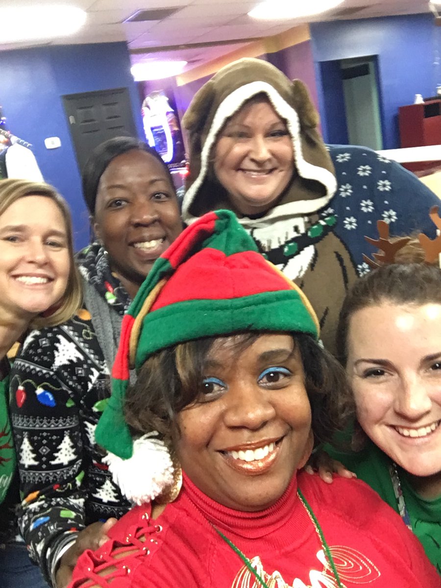 wild2educate's tweet photo. Fun with 1st grade team!! ⁦@SEstarsR2⁩ ⁦@ConnieCmay⁩ https://t.co/2yId1kpRnd