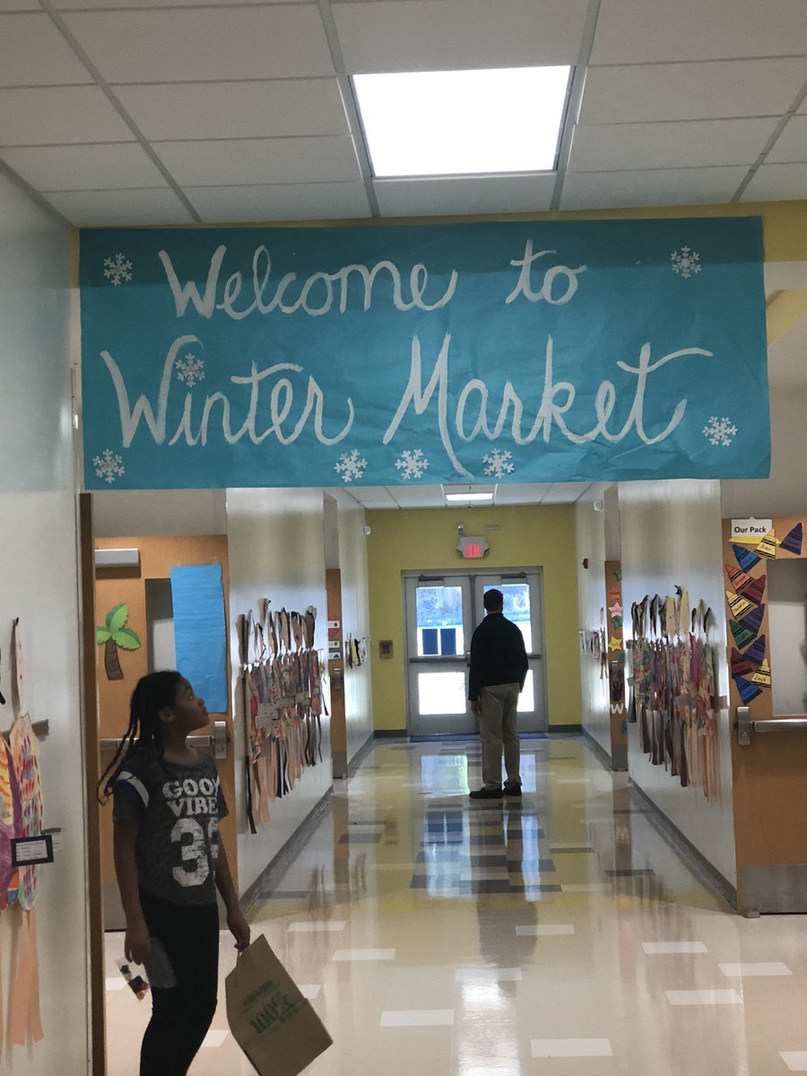 I’m so excited I made it to the winter market today in Kindergarten!