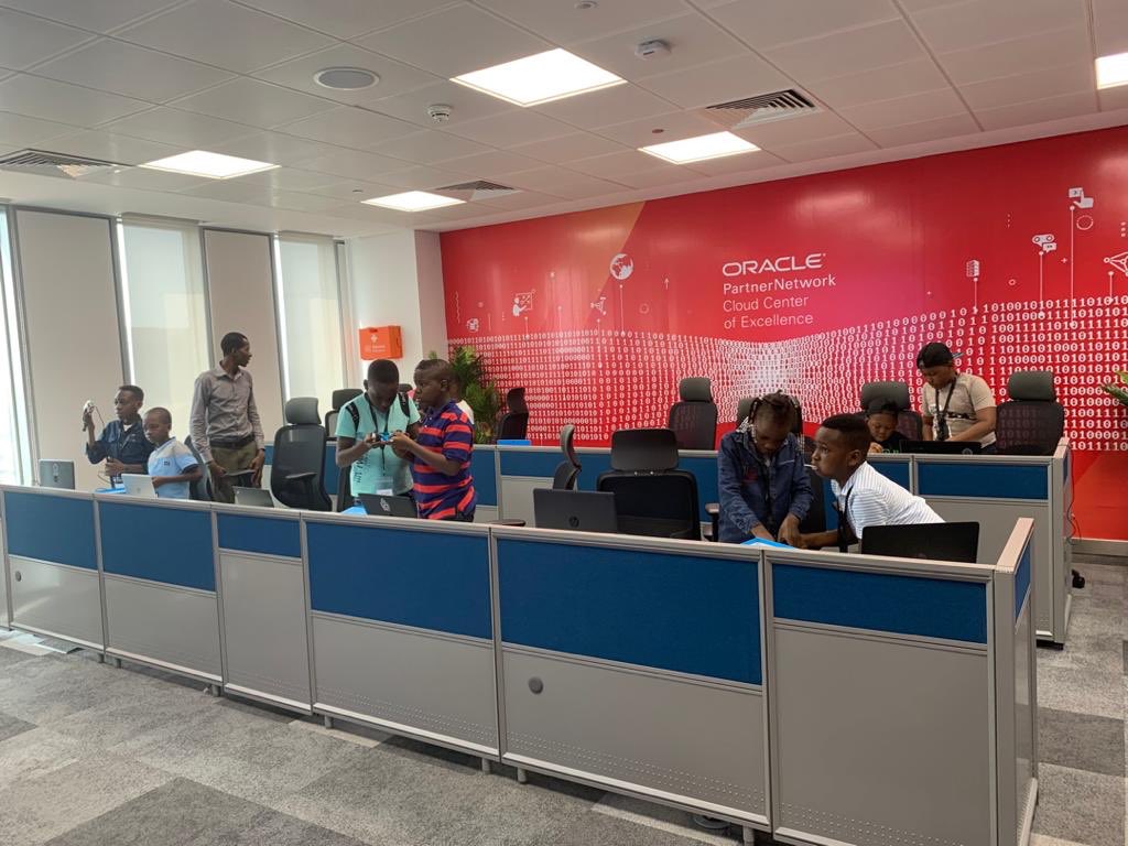 bayosanni's tweet photo. Very proud of Oracle Women Leadership Nigeria team, driving the STEM winter BootCamp which was organized for young kids with the aim of stimulating the social &amp; technological acumen of our future leaders and proudly delivered at Oracle’s Lagos Cloud Center Of Excellence https://t.co/ERn27DvCwx