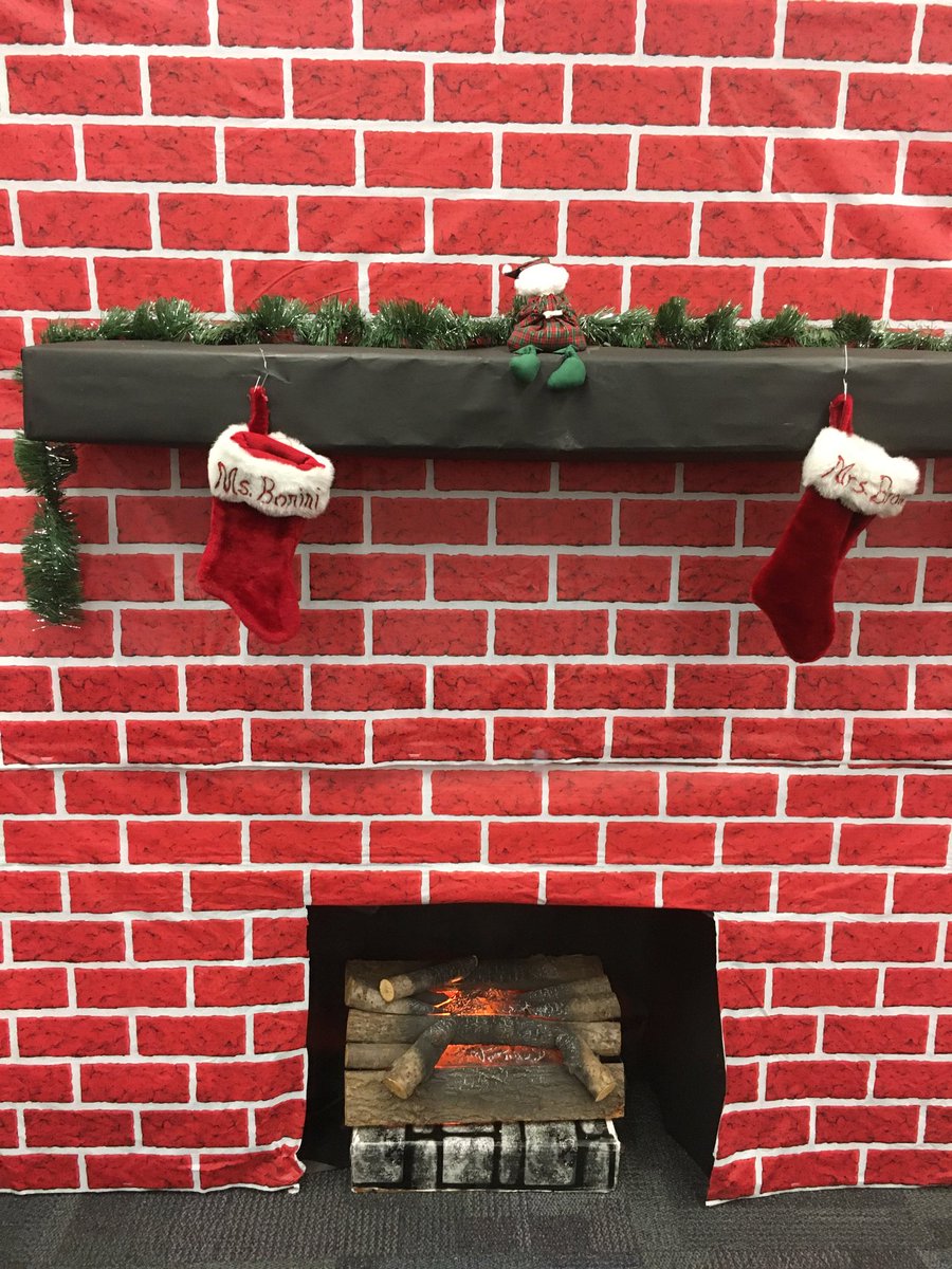 DickensonReads tweet media