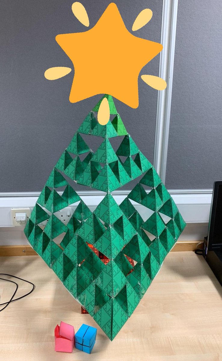CultsAcadMaths's tweet photo. Happy Christmas everyone! #fractalchristmastree https://t.co/mGDewgetrr
