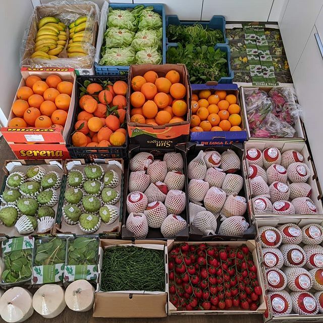 mostlyraw's tweet photo. #thursdayfruithaul #fruitstash #plantpower #hclfmrv #vegan #rawvegan #mostlyraw #wholesale #amsterdamweesp #fuelyourbody #fuelyourlife #brainwarrior #plantbasedathlete #justdoit #itismylife #workstudyplayrest #gratitude #attitude #wizardmode #intergratio… https://t.co/fQj5uXd0KW https://t.co/R2YJ8htXh8