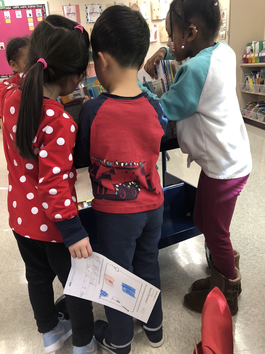 BRESmedia's tweet photo. When the library is closed the mini library comes to classrooms! https://t.co/kOQFhLSvUd