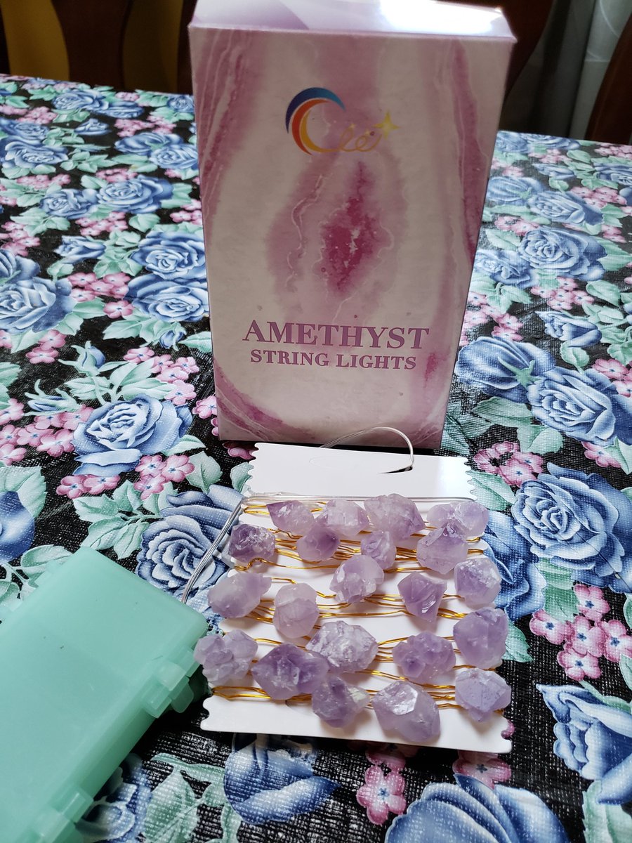 inthejerseyrain's tweet photo. Just got the PRETTIEST string lights from my #BiPanGiftExchange Secret Santa. These are definitely going up in my home office. Thank you Kirsten! https://t.co/Un1CMh26fU