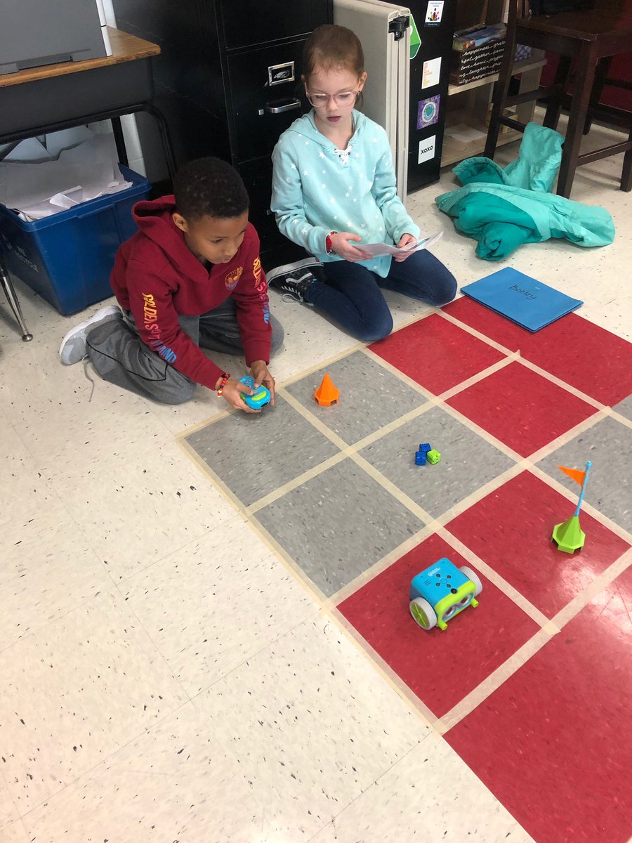 ITRTtinytech's tweet image. Coding is my jam! Today Grade 3 students learned about algorithms, loops, and if-then statements as they coded robots, used pair programming to create music through block coding and designed binary bracelets to show their initials in binary code. Fun times today! @HanoverSchools