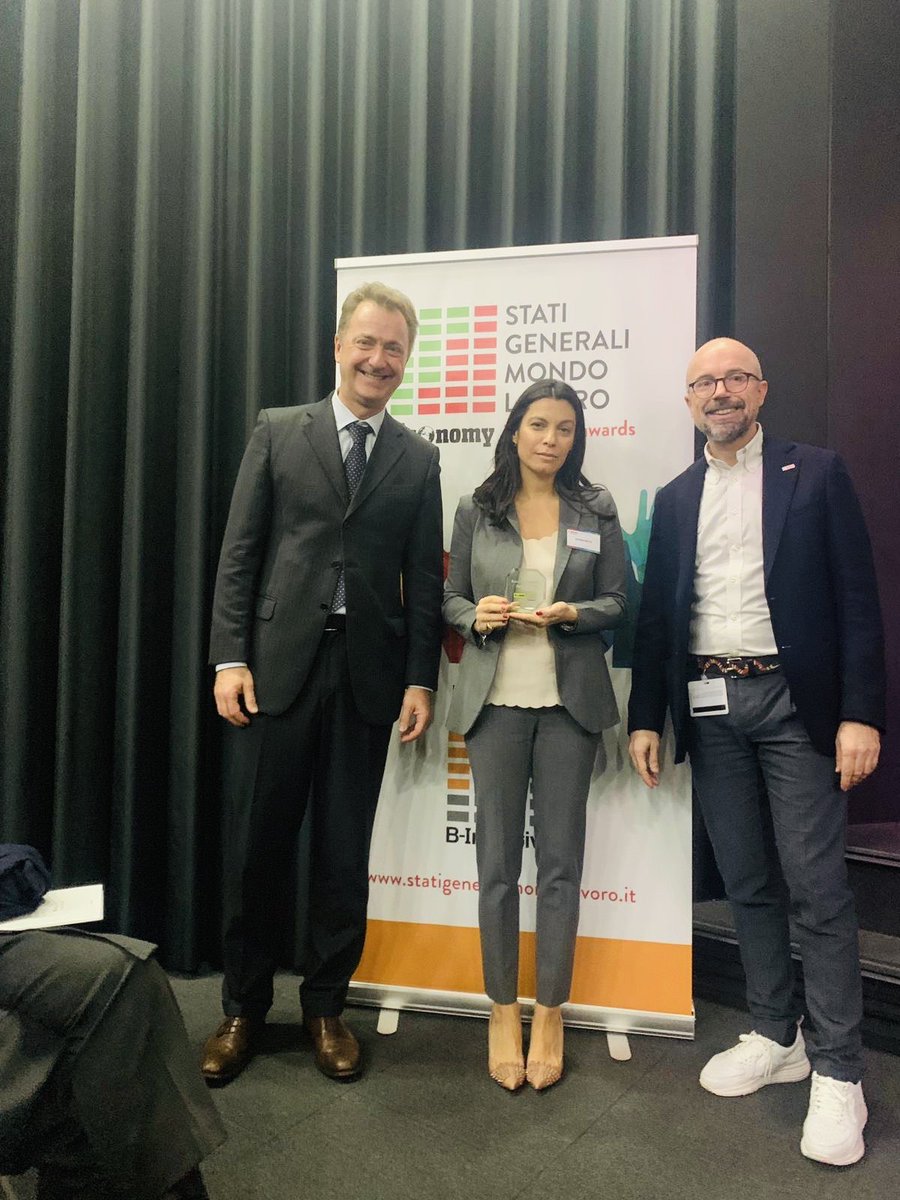 Durante gli Economy Inclusion Awards sono stata premiata come Ambassador della cultura della diversity #Diversity #inclusion #GenderGap @LABLAW_Legal