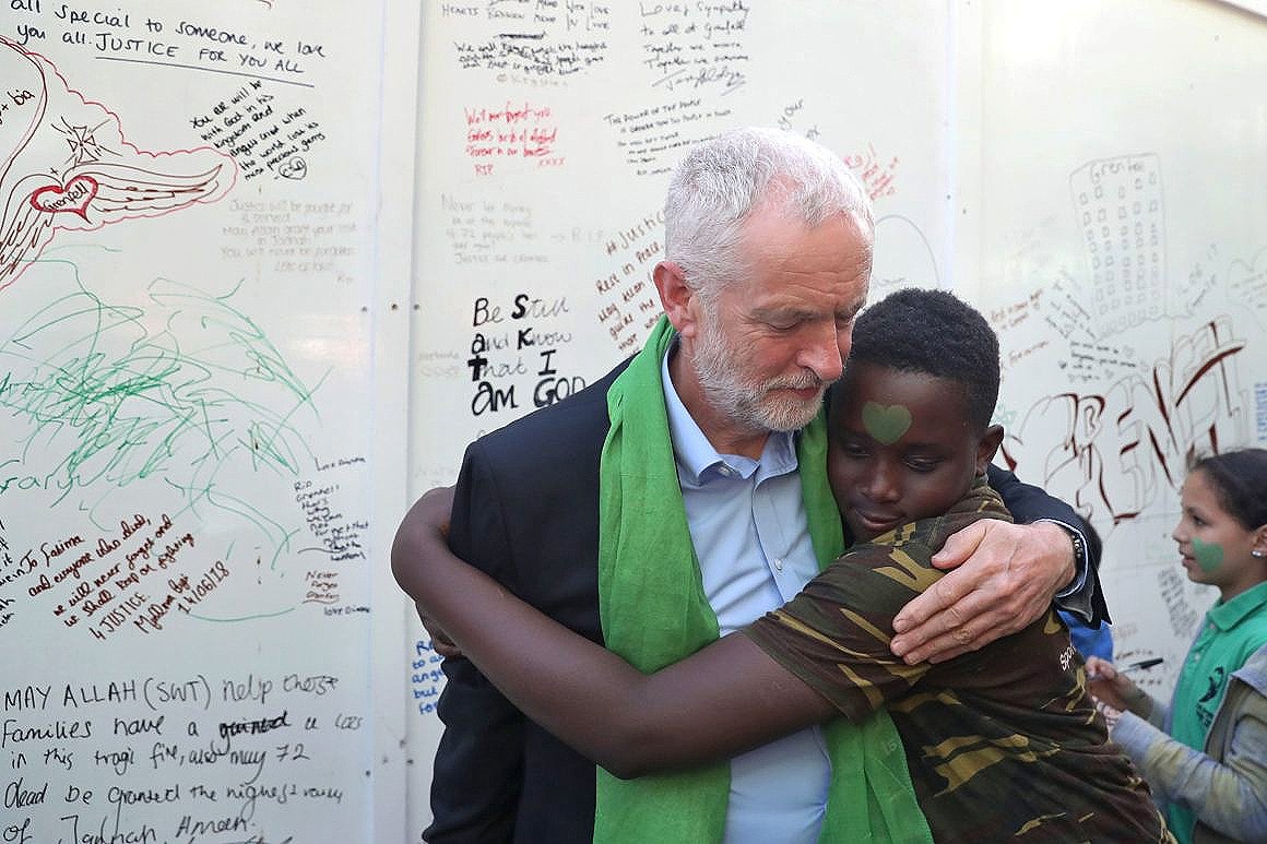 hxMUFC's tweet photo. @jeremycorbyn Jezza is a legend. https://t.co/ZM5vXwuEeB