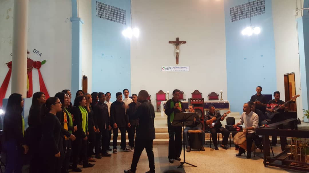 Nucleoosijaa's tweet photo. Grupo de Parranda Gaitera en el cierre de año 2019. con los solistas Adan Machuca, Victor Seijas y Carlos Marquez... @elsistema @SistemaGuarico @prensalasmerced @accguarico2011 https://t.co/irDEPPK1wW