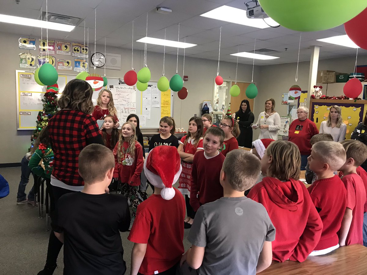 SES_thirdgrade's tweet photo. Our Christmas Escape Room 2019 is off to a great start! #connectses #bulletpride https://t.co/SaMV5N94dm