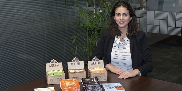 Start_UpPeru's tweet photo. #Noticias
#AndeSnacks es un emprendimientos ganador del #RetoBio de @InnovatePeru, dedicado a la elaboración de alimentos saludables, provenientes de recursos de la biodiversidad 🇵🇪, que adquiere de los agricultores, a los que tmb capacita.
Vía @udelima https://t.co/sEXfUy5XuN https://t.co/UqmUAzAg1v