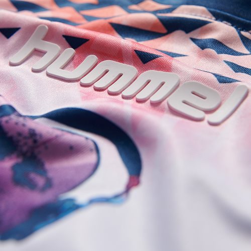 The_Kitsman's tweet photo. Hummel Week๐
๐ @Penyadeportiva 2018, change shirt
๐ช๐ธ So, this is the Peaceful Buddha Disco shirt for the Spanish Segunda Div B side. This shirt, if you don't mind me saying, is a total rave ๐บ How can you not fall in love with this?
See more below ๐
#HummelWeek๐ https://t.co/B6wGuL74qn