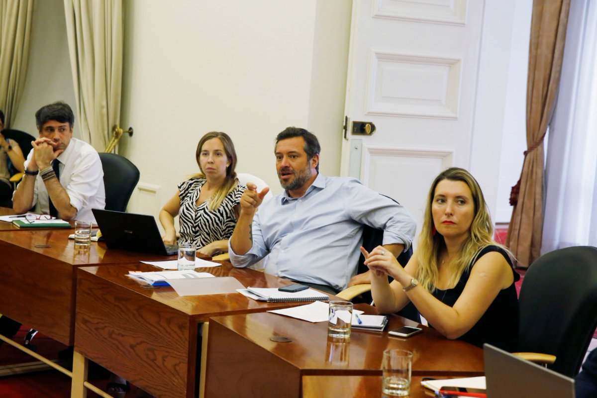 ClqueQueremos's tweet photo. Ministros @MinDesarrollo @sebastiansichel y @min_ciencia @acouvecorrea se reúnen con el Consejo de Observadores de #ElChileQueQueremos que vela por la transparencia del proceso de participación. Comprometidos y avanzando en la hoja de ruta de la agenda social. https://t.co/8eBppYHKnO