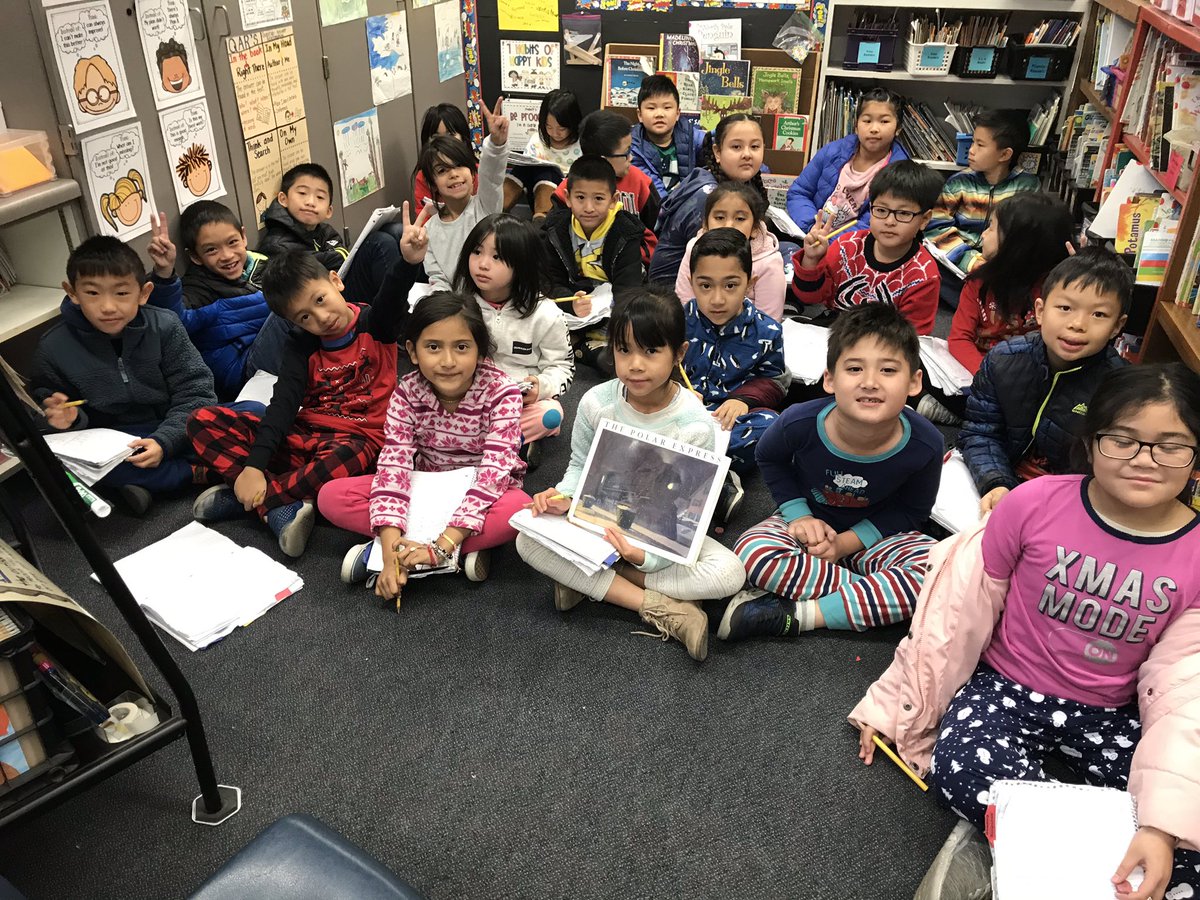 Rodriguezroom2's tweet photo. A glimpse of the holiday spirit! #secondgradesuperheroes https://t.co/kMXAovhh1I