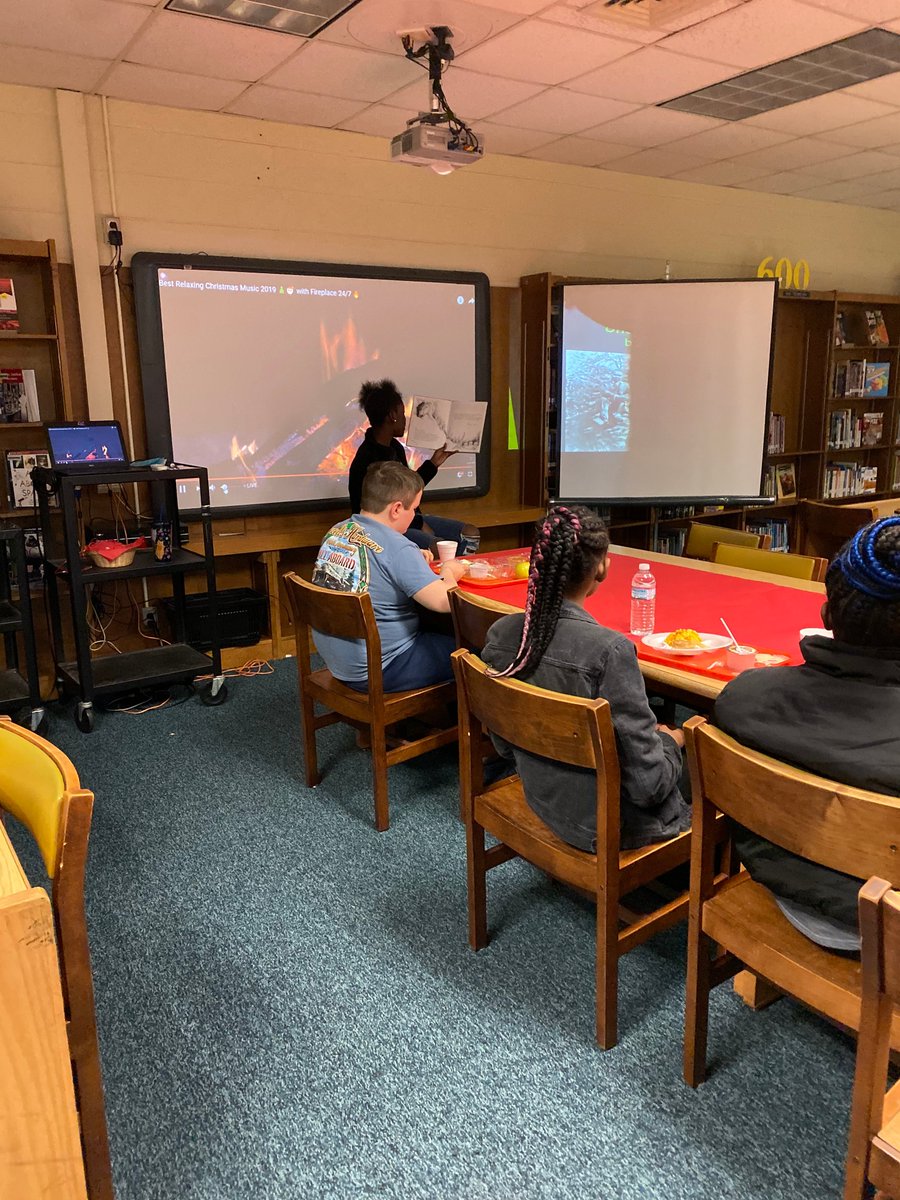 JRMSLibrary's tweet image. JRMS Library hosted a holiday story time in anticipation of the upcoming break. We encouraged students to read aloud too. @hcpslib @HenricoSchools @JohnRolfeMS