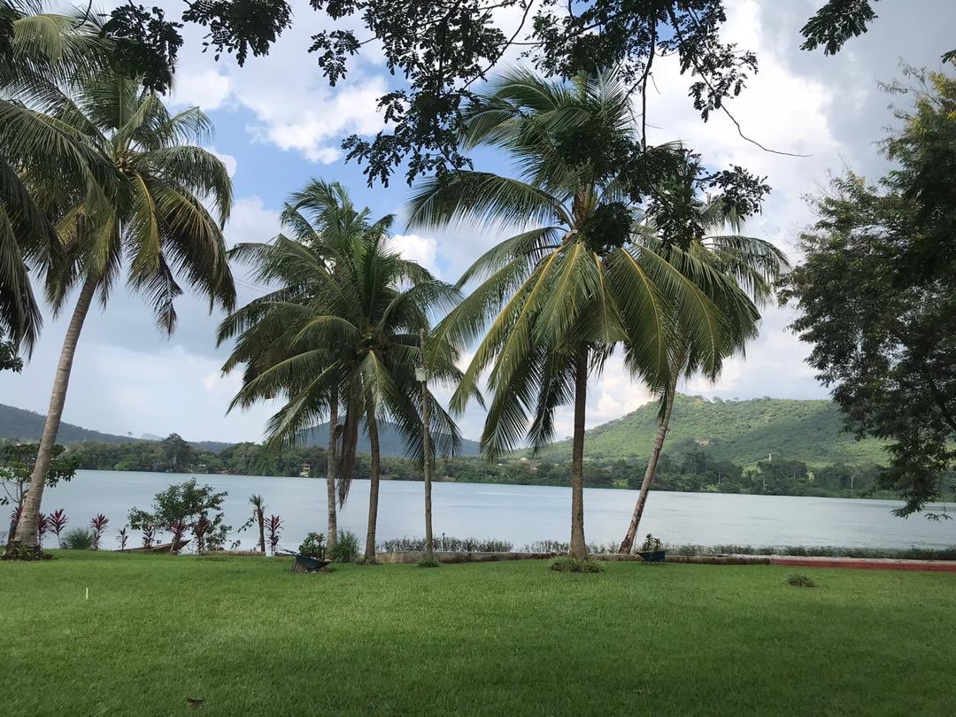 GhanaAkwantuo's tweet photo. Imagine having lunch here with this beautiful view of the #VoltaLake. π
Now, stop imagining and make your reservation for #YenkoAkosomboπ
Thatβs the only way to bring this imagination to life.
Call/WhatsApp 0244691229 to secure your slot(s). #YearOfReturn #Ghana https://t.co/aTaA7o2RYW