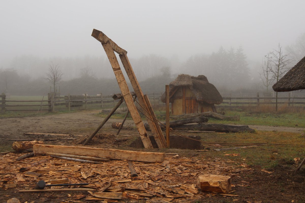 FLLauresham's tweet photo. We did it. Main posts and the beam are up. Lots of hard work payd off. Fyi: due to the increasing interest we will create a "pit-house blog" to document and present the progress of the (re)construction. It will go online in January.
#experimental #lauresham #pithouse https://t.co/3ActO9GSoq