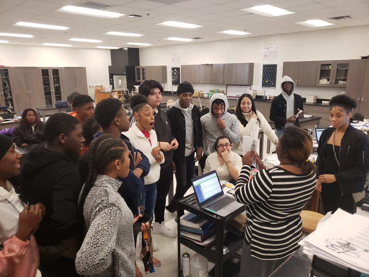 akhenatenhamun's tweet photo. The energy in the room when students realized "the scores were in" was both gratifying and encouraging. #academicidentity @RiverdaleRaide1 @achievemeantes @GaDOEScience @CCPSNews #MrsRalph #Biology #GAMilestone #milestonescores #achievement https://t.co/JOl79p1N0V