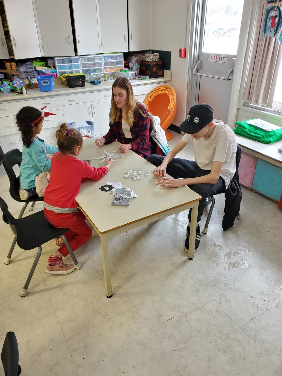 hale_mme's tweet photo. Our Hawks playing board games with future hawks using as much Français que possible. Bravo mes amis! @MmeAikens_TPCS @ndsshawks #lbsd @TPCS_LDSB https://t.co/LceLavTb5P