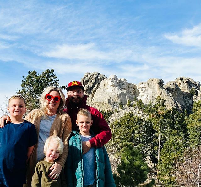 Us and about 3 other people at Mount Rushmore today and one day of driving down!✓ Fun fact and total coincidence: almost all our baby name ideas have presidential ties. 🇺🇸