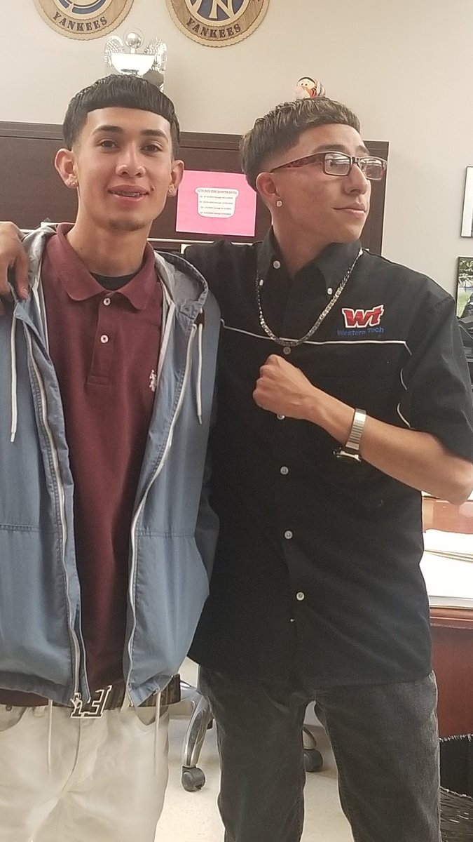 bonilla_pedraza's tweet photo. It is a wonderful surprise when a former CCTA grad comes to visit in their Western Tech gear!!! He is encouraging our December 2019 grad to join him at WT 😁🙏👌🏾 #IamEPISD #CCTAPHOENIXES https://t.co/wsuZEa1Niw