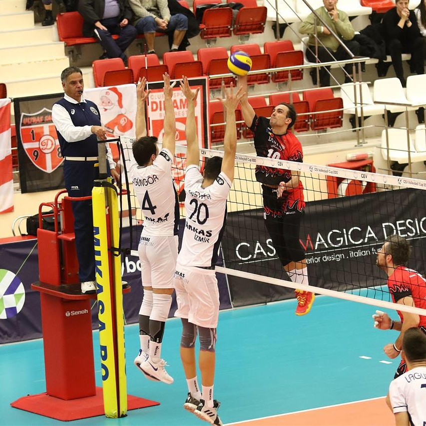raul10_fans's tweet photo. 🥇Raúl Muñoz @raul_mg91 despide el año como Mejor Receptor🥇
Mejor Receptor del partido de la Copa Europea de Voleibol, contra el poderoso equipo turco 🇹🇷Arkas Izmir 🇹🇷
Con este encuentro finaliza el año con muy buenas sensaciones y trabajo bien hecho.
#cev
#n10
#bestreceiver https://t.co/Uap8aE7JVU