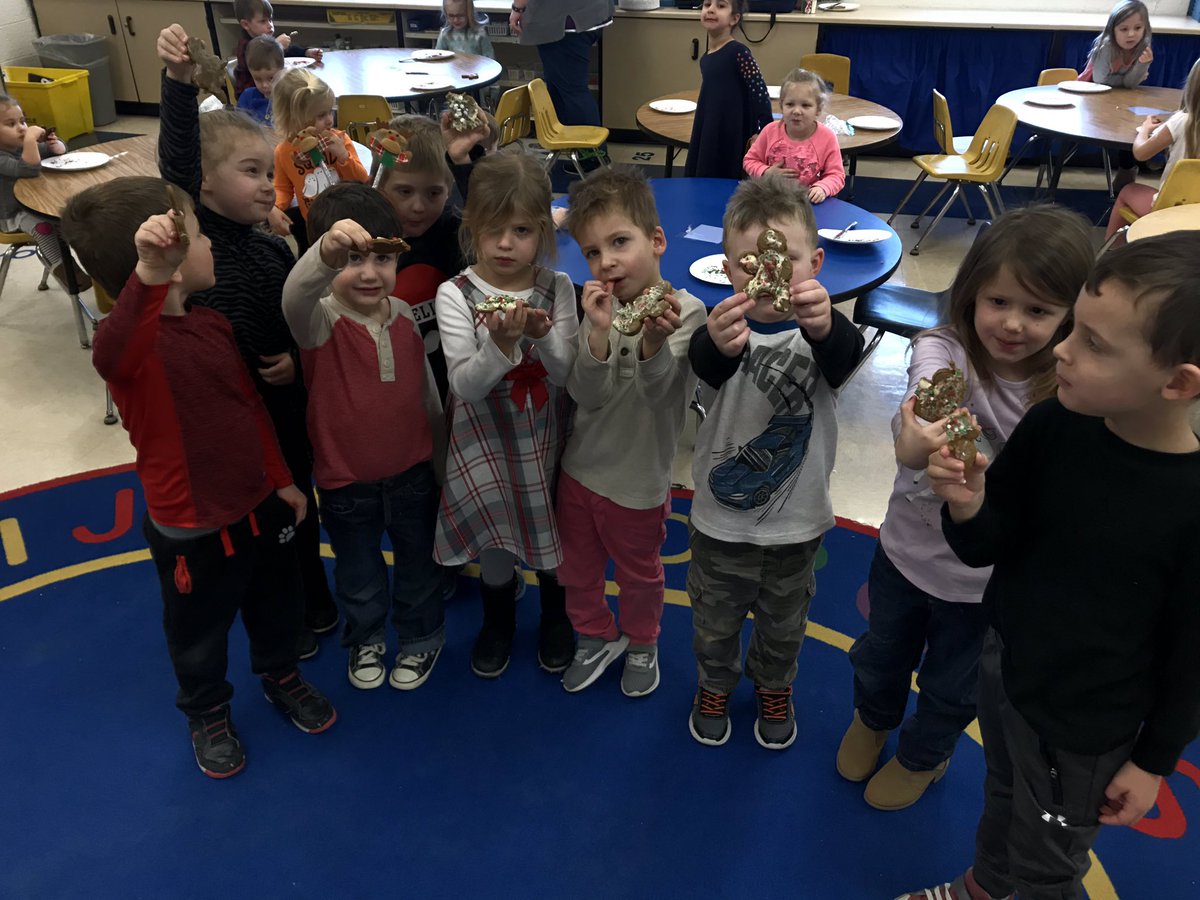 MrsMiller_PreK's tweet photo. Celebrating the holiday season with stuffed animals, pajamas and cookie decorating!! #hornetpride #kirtlandpreschool https://t.co/0oh5gXk7zb