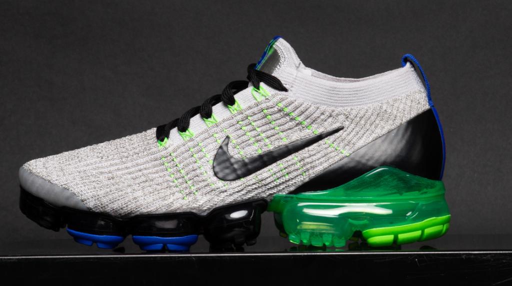 Nike Womens Air Vapormax Flyknit 3 BlackWhite Womens