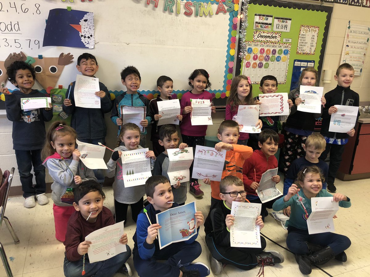 msripclass117's tweet photo. These first and second graders were sooo excited to get another letter from their elf pen pal, plus a special treat! Many wanted to write another letter back, but the elves have a busy week ahead! @BrodnickiSchool @cashley109 @lwhite1966 @AmandaMurphy527 https://t.co/ZkVzBABa4v